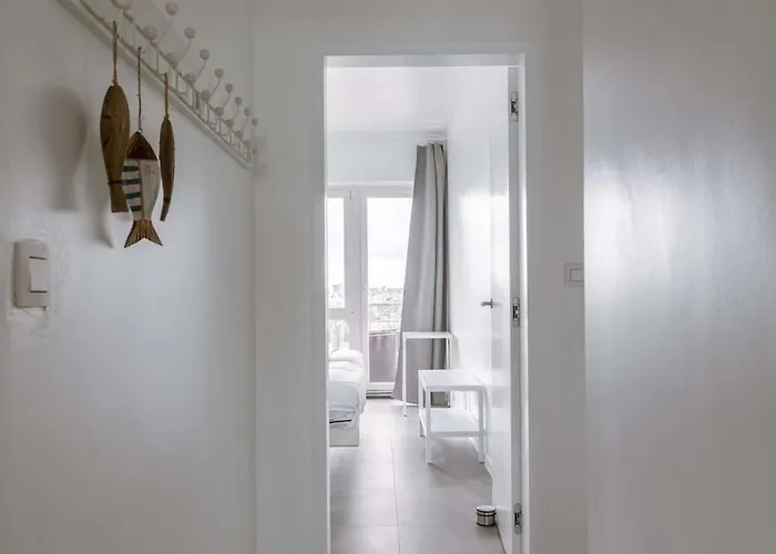 Casiola - New With Beautiful Sea View Apartment