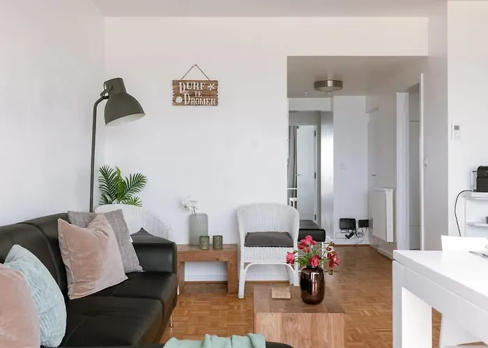 Casiola - New With Beautiful Sea View Apartment